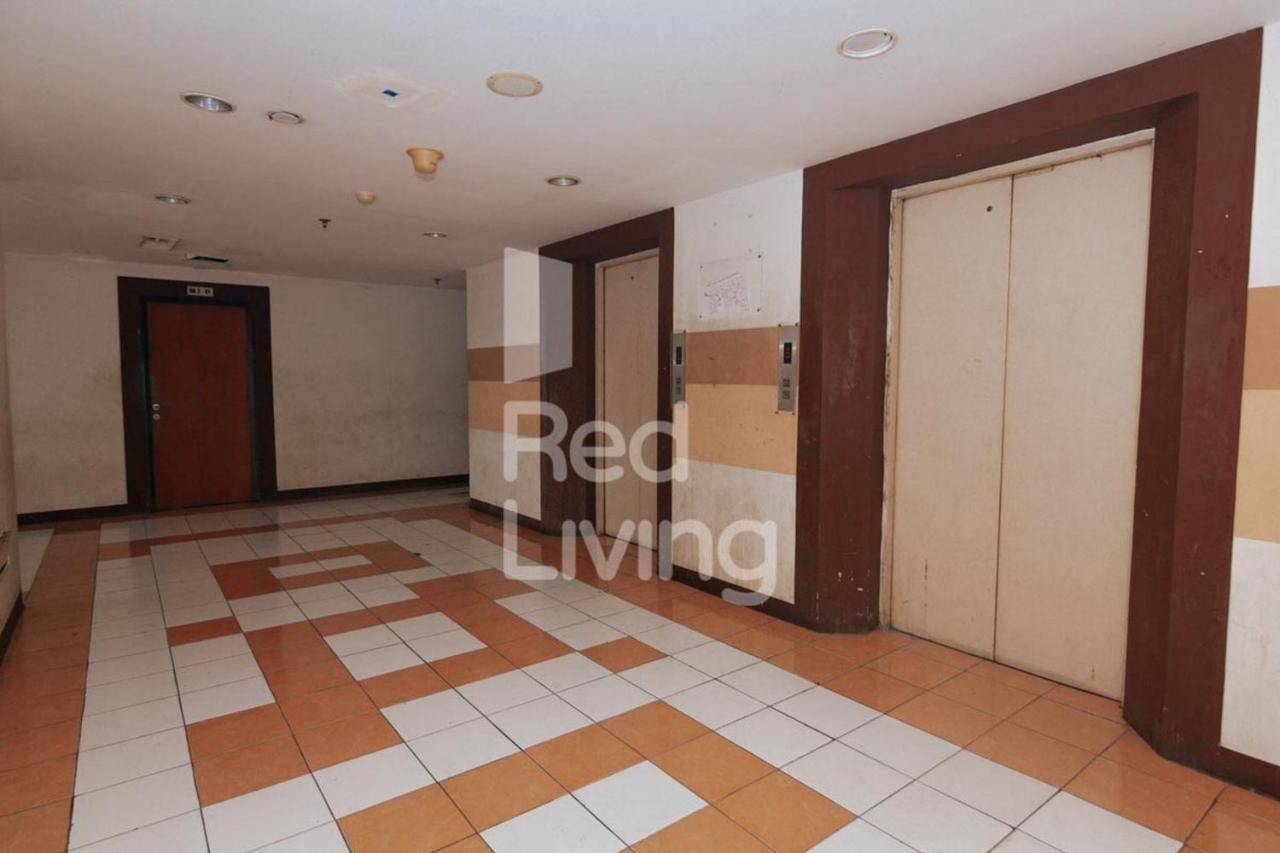 Redliving Apartemen Casablanca East Residence - Kayla Property Tower B Джакарта Екстериор снимка